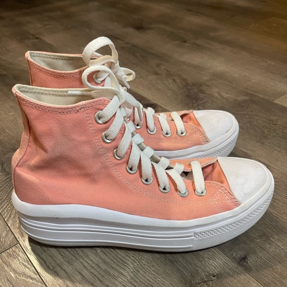 Converse Chuck Taylor high top platform. Fantastic condition, just outgrew. - Picture 3 of 5